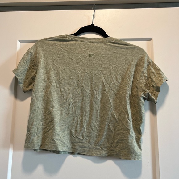 Lululemon cropped tee - Picture 2 of 2